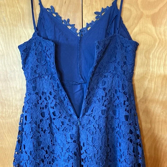 ASTR Lace A-Line Sleeveless V-Neck Midi Dress A figure-flattering closet staple. - Picture 8 of 12